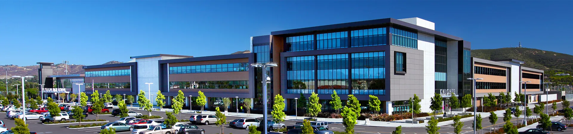 Surat Diamond Bourse office building and modern architecture header